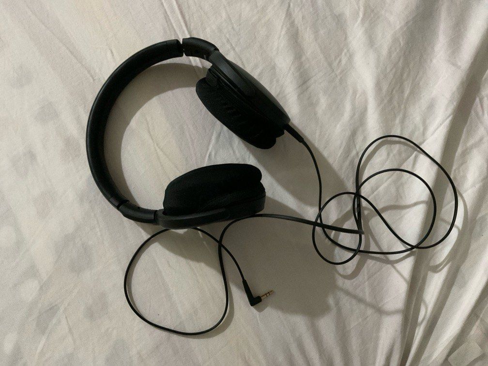 Sennheiser HD 400S (Category: Headphones & Headsets) located in Mandaluyong City. Submitted by annab11 (Listing ID 1330090658, Image 1). Description: Headphone jack .