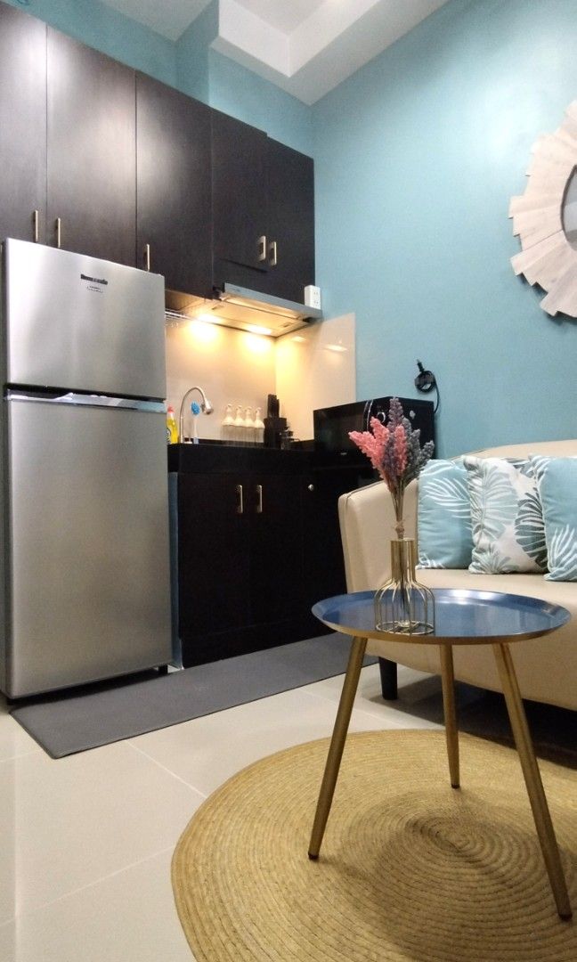 The Pearl Place Ortigas Center (Category: Apartments & Condos) located in Makati City. Submitted by condo4u (Listing ID 1330132494, Image 3). Description: The Pearl Place Condominium 14Th Floor Tower A Furnished studio unit in Ortigas Center With 2 Door Inverter Refrigerator, 1.5HP Aircon, Smart TV, Induction Cooker, Microwave Oven, Toilet & Bath Morning Sun. Less than 10 minutes walk to SM Megamall, Shangrila Plaza, The Podium Mall Near Schools 