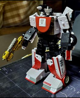 TRANSFORMERS GENERATIONS SELECTS LIFT TICKET COMPLETE, Hobbies & Toys ...