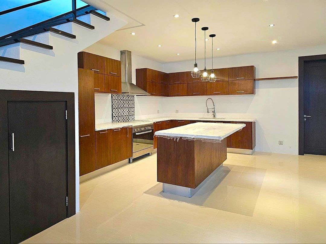 (Category: ) located in . Submitted by 27crealty-2 (Listing ID 1330194350, Image 1). Description: .