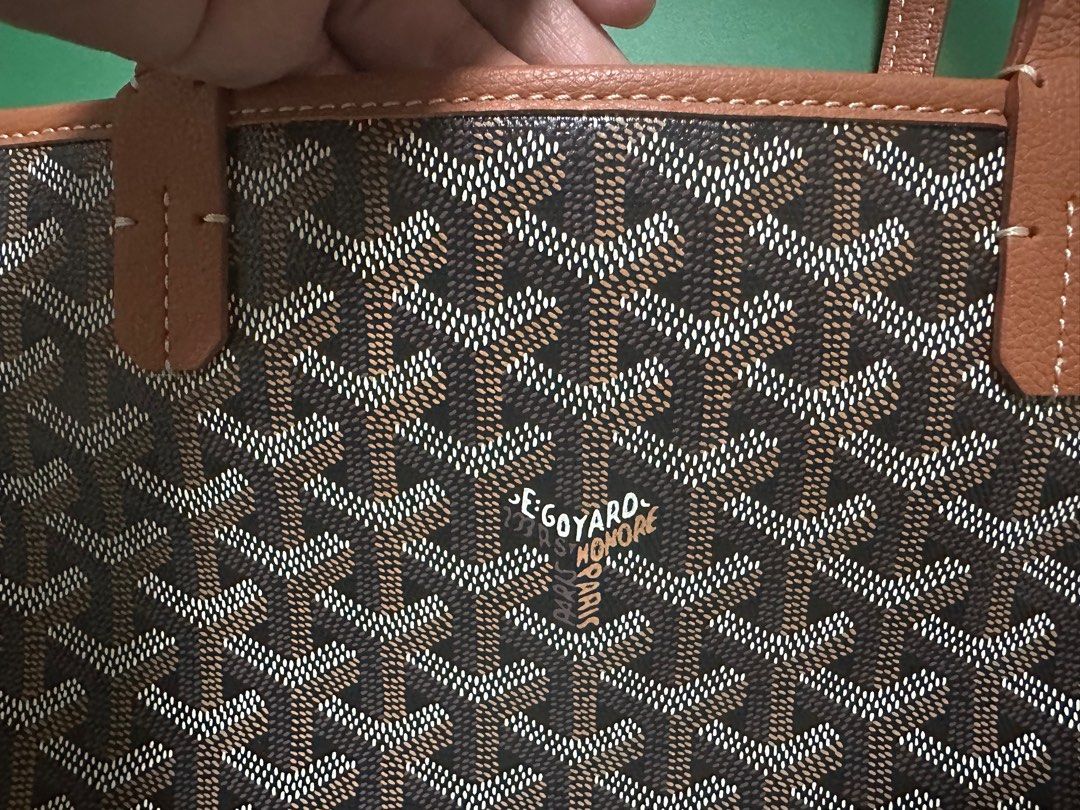 Artois PM G0YARD bag (Category: Luxury Bags & Wallets) located in Cabuyao City. Submitted by honaluli (Listing ID 1330244127, Image 3). Description: Selling brand new Artois in PM size Actual photos as posted Comes with boc and dust bag Factory seconds Authentic quality.