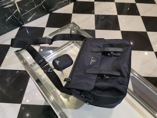 (Category: ) located in . Submitted by luxurycloset.shop (Listing ID 1330322640, Image 1). Description: .