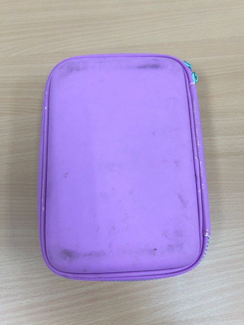Authentic Smiggle Hardtop Pencil case (Category: Stationery & School Supplies) located in Muntinlupa City. Submitted by grateful_heart78 (Listing ID 1330198770, Image 2). Description: attached are actual photos .