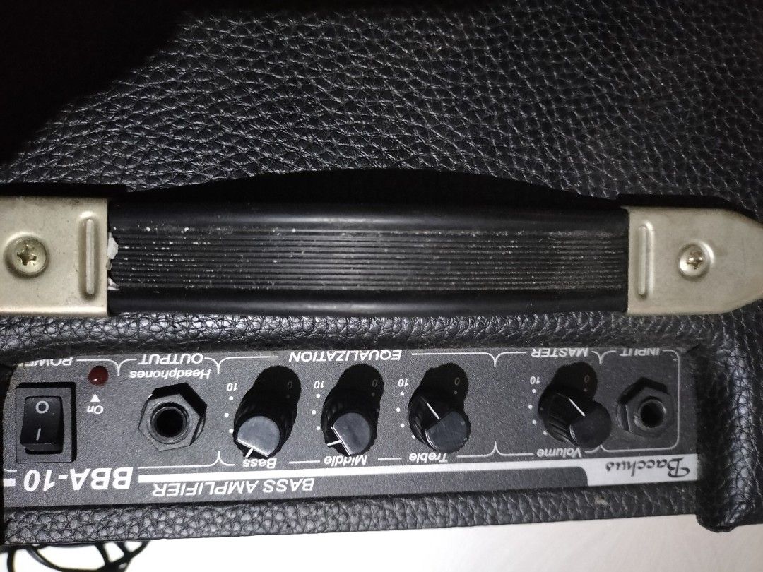 BASS AMPLIFIER BACCHUS (Category: Musical Instruments) located in Cainta. Submitted by banzvi73 (Listing ID 1330194243, Image 2). Description: 110 volts originally from Japan tested working condition.