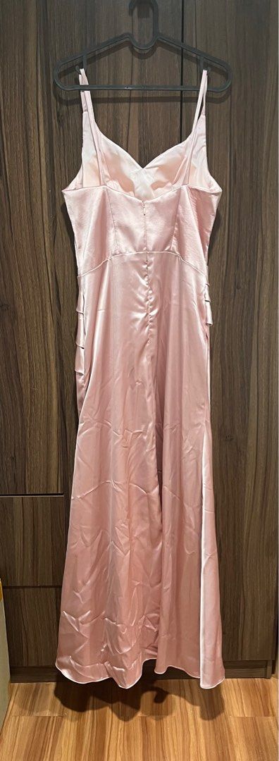 Blush pink gown (Category: Evening dresses & gowns) located in Quezon City. Submitted by mmjdc (Listing ID 1330201543, Image 2). Description: Amonn Velasco blush pink entourage gown Used once last Aug 2024 Dry cleaned already, stored in box Fits medium to large Waist: 31-32 in Length: 60 in.