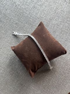 (Category: ) located in . Submitted by shopaholic-anonymous (Listing ID 1330213450, Image 1). Description: .