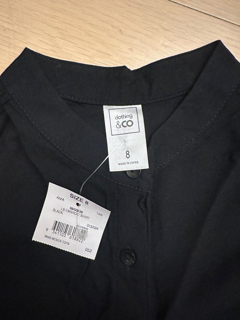 Chic Clothing & CO Black and Floral Design Top, 女裝, 上衣, Tshirt Carousell