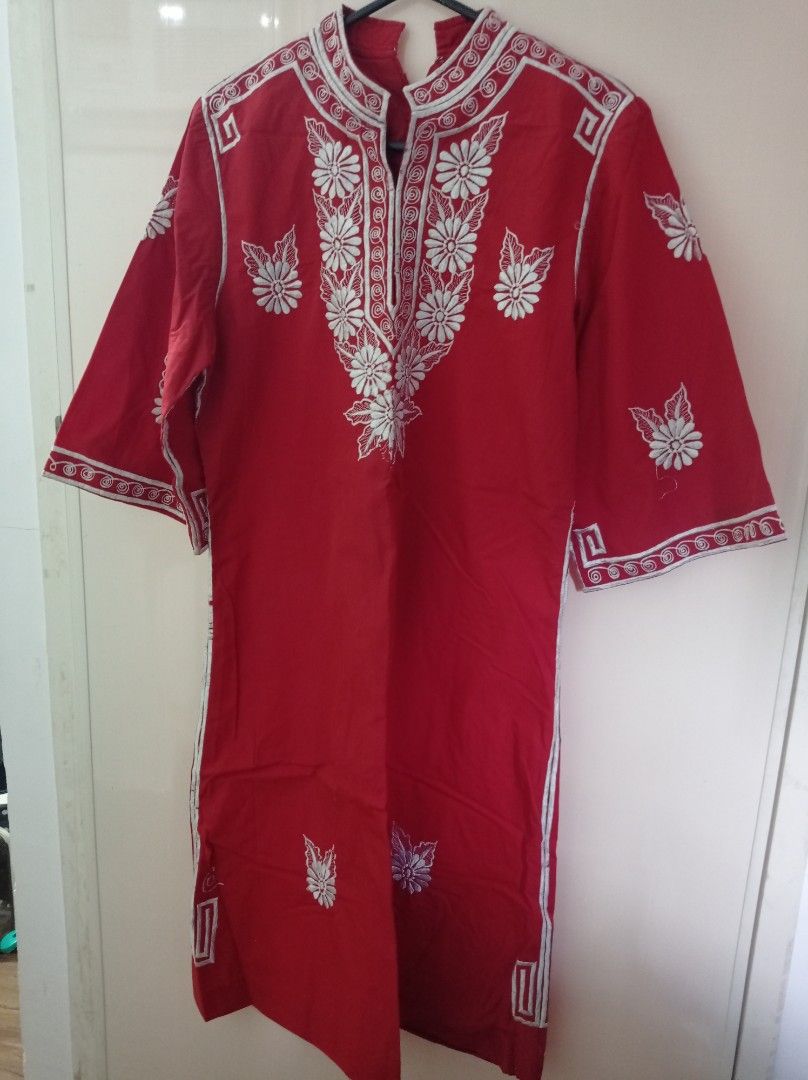 Chinese Dress/Costume (Category: Traditional & Ethnic wear) located in Tanza. Submitted by gratefuljam05 (Listing ID 1330211119, Image 1). Description: Chinese-style dress/costume Length: 105cm Shoulder: 41cm Sleeves: 41cm Armhole: 46cm Bust: 100cm Waist: 38in can fit small to medium body frame.