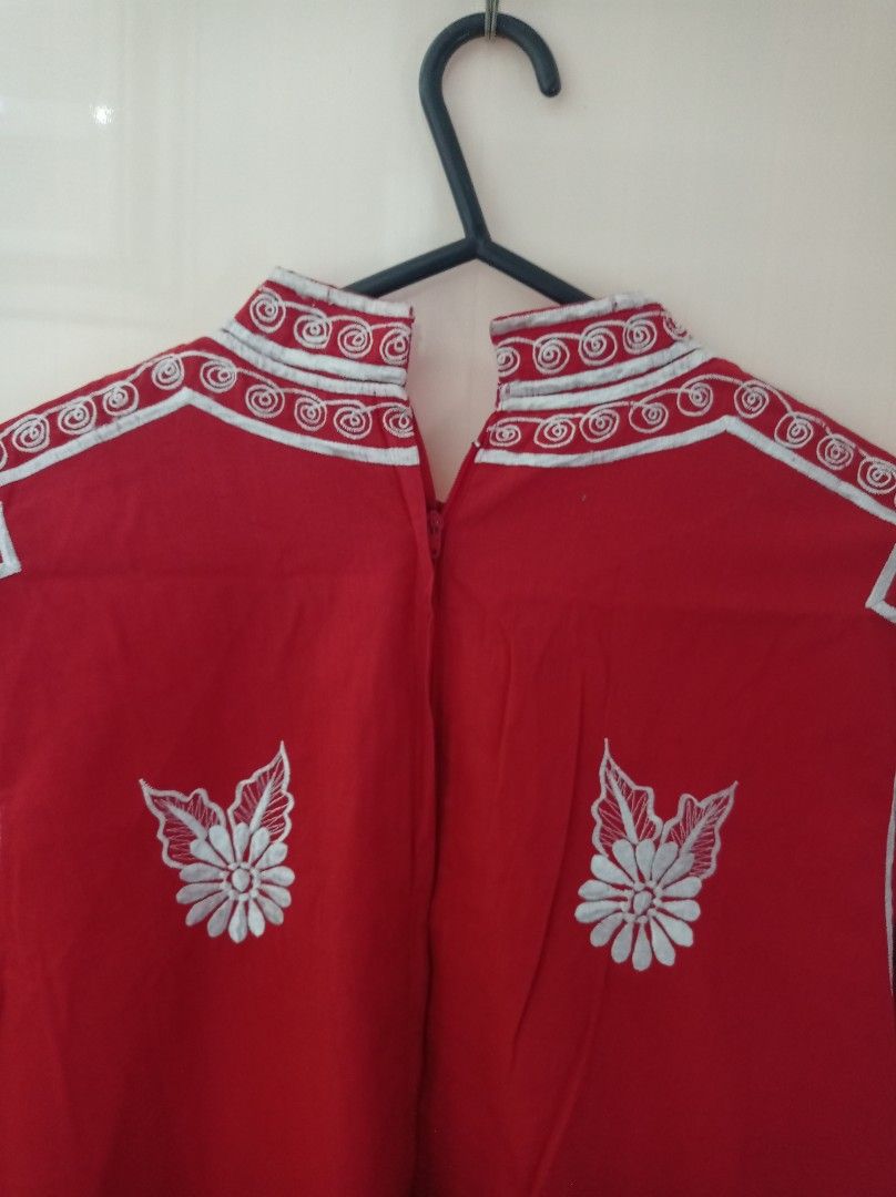 Chinese Dress/Costume (Category: Traditional & Ethnic wear) located in Tanza. Submitted by gratefuljam05 (Listing ID 1330211119, Image 2). Description: Chinese-style dress/costume Length: 105cm Shoulder: 41cm Sleeves: 41cm Armhole: 46cm Bust: 100cm Waist: 38in can fit small to medium body frame.
