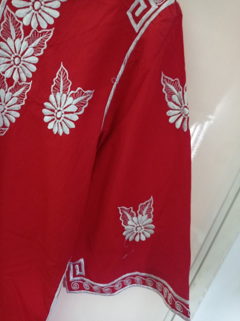Chinese Dress/Costume (Category: Traditional & Ethnic wear) located in Tanza. Submitted by gratefuljam05 (Listing ID 1330211119, Image 3). Description: Chinese-style dress/costume Length: 105cm Shoulder: 41cm Sleeves: 41cm Armhole: 46cm Bust: 100cm Waist: 38in can fit small to medium body frame.