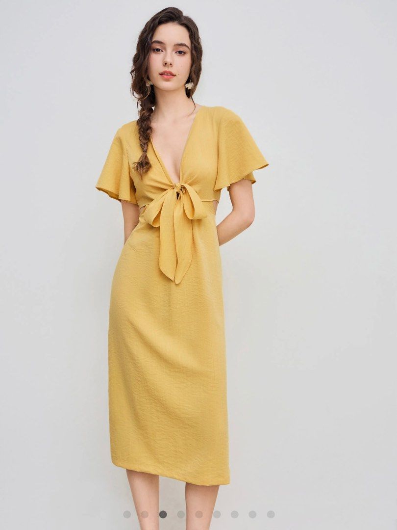 Cider Solid Bow Cut Out Midi Dress - M, Women's Fashion, Dresses & Sets,  Dresses on Carousell