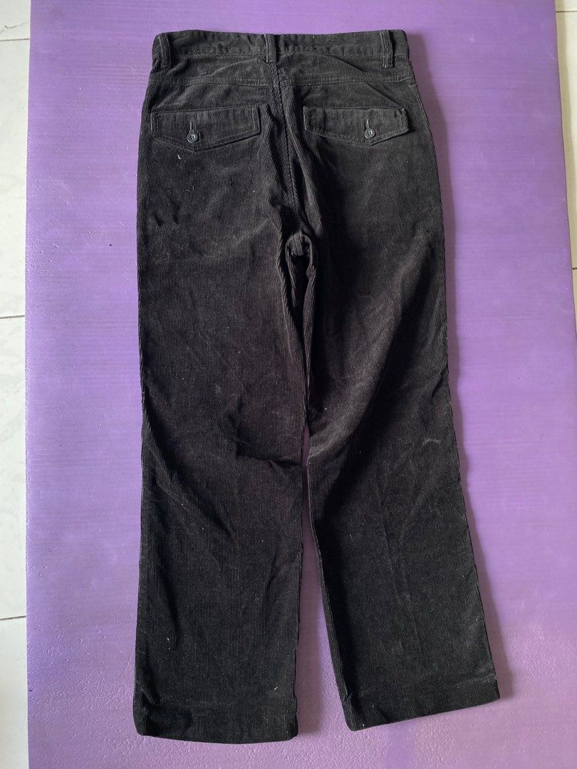 Corduroy Straight fit Pants brown (Category: Jeans) located in Pasig City. Submitted by fransavery (Listing ID 1330237541, Image 3). Description: Original Good condition.