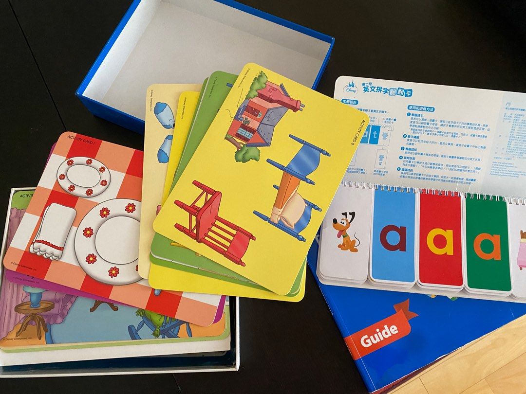 Disney World of English - Play along, Listen along, Sing