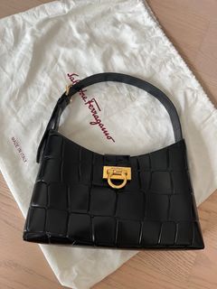 （分類：）位於 。 由 hrcharizard 提交（商品編號 1330241314，圖片 1）。簡介： 。