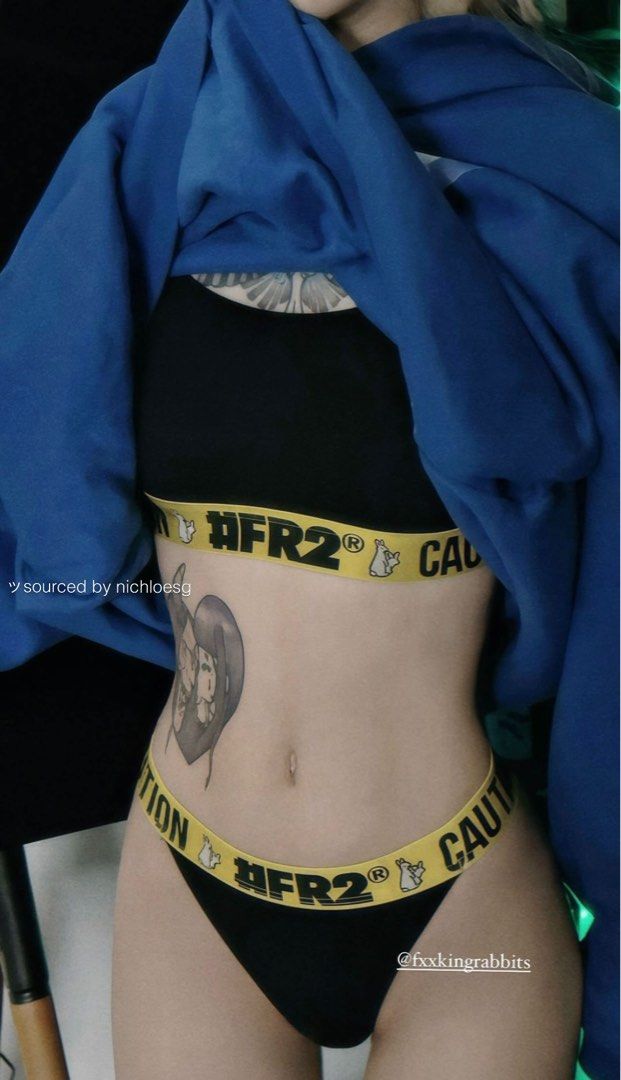 FR2 BACK OPEN BRA & LOGO THONG SET, Women's Fashion, New