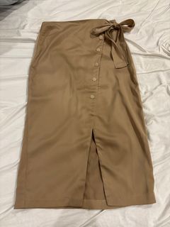 (Category: ) located in . Submitted by wardrobecleanuptime (Listing ID 1330301611, Image 1). Description: .