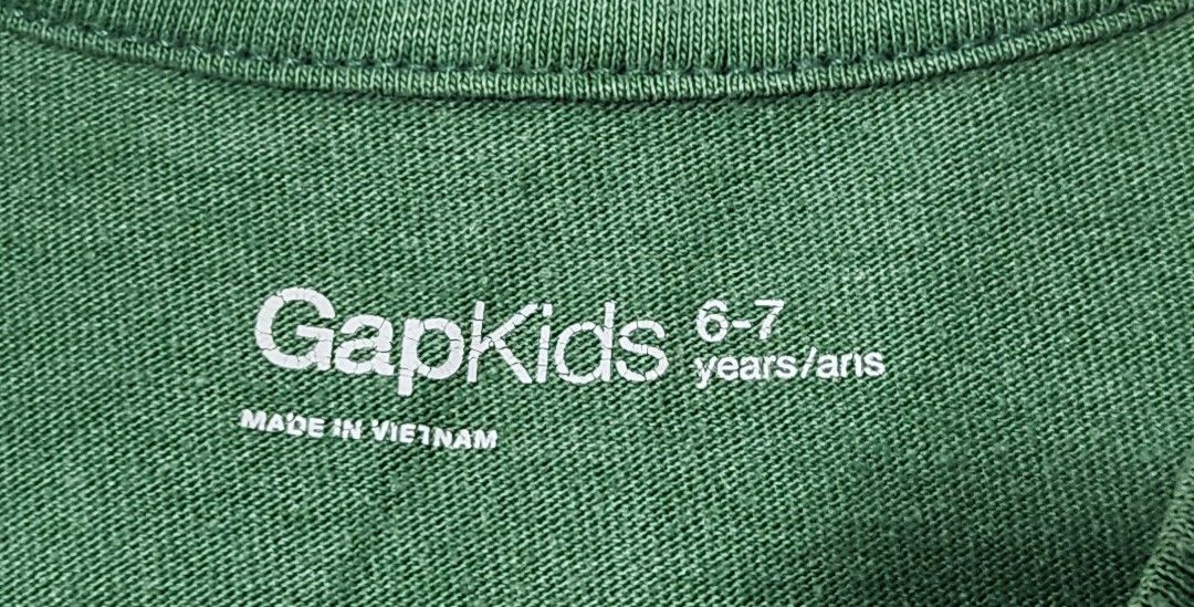 Gap shirts for kids (Category: Babies & Kids Fashion) located in Paranaque City. Submitted by macadamia31 (Listing ID 1330176195, Image 2). Description: fits 6-7yo.