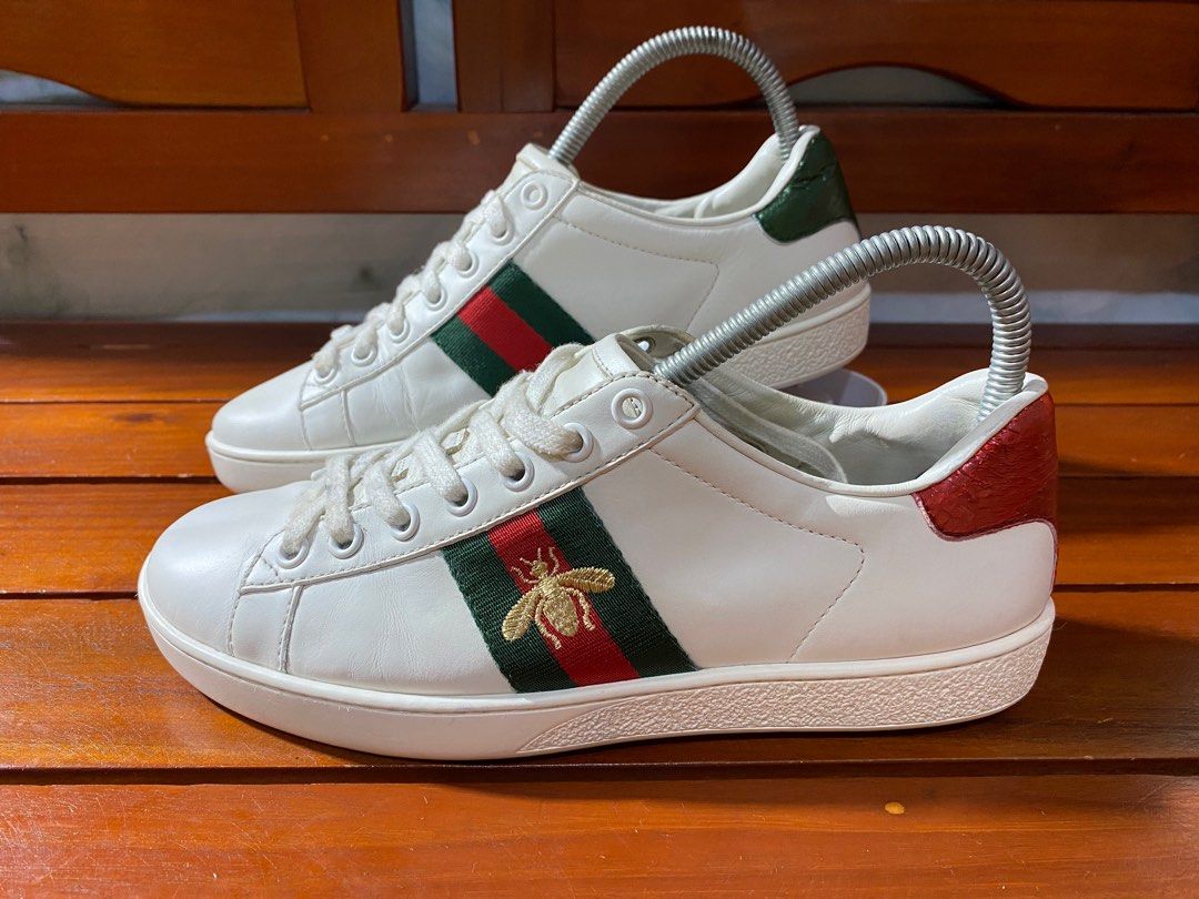 Gucci bee sneakers womens best sale