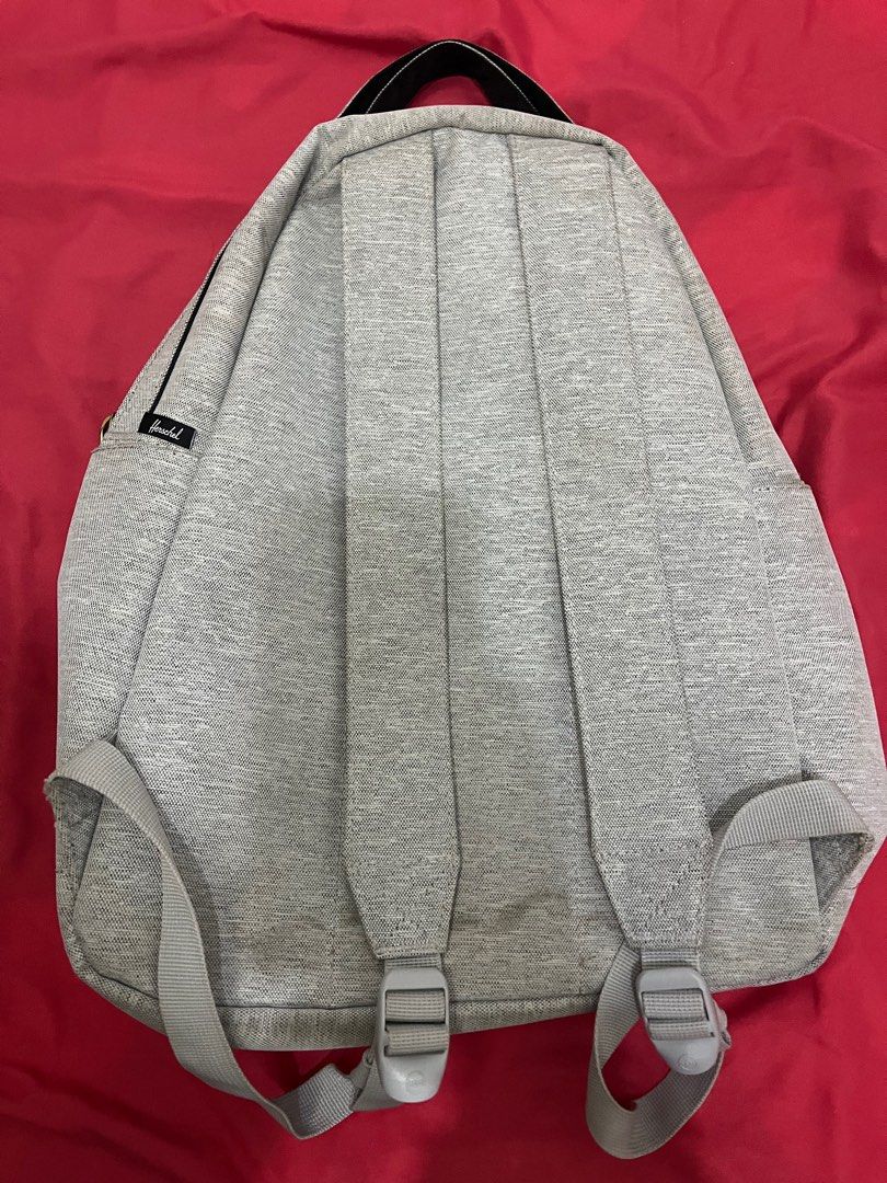 Herschel Backpack (Category: Backpacks) located in Quezon City. Submitted by cescaaa (Listing ID 1330204232, Image 3). Description: Needs washing Rfs: graduate na.