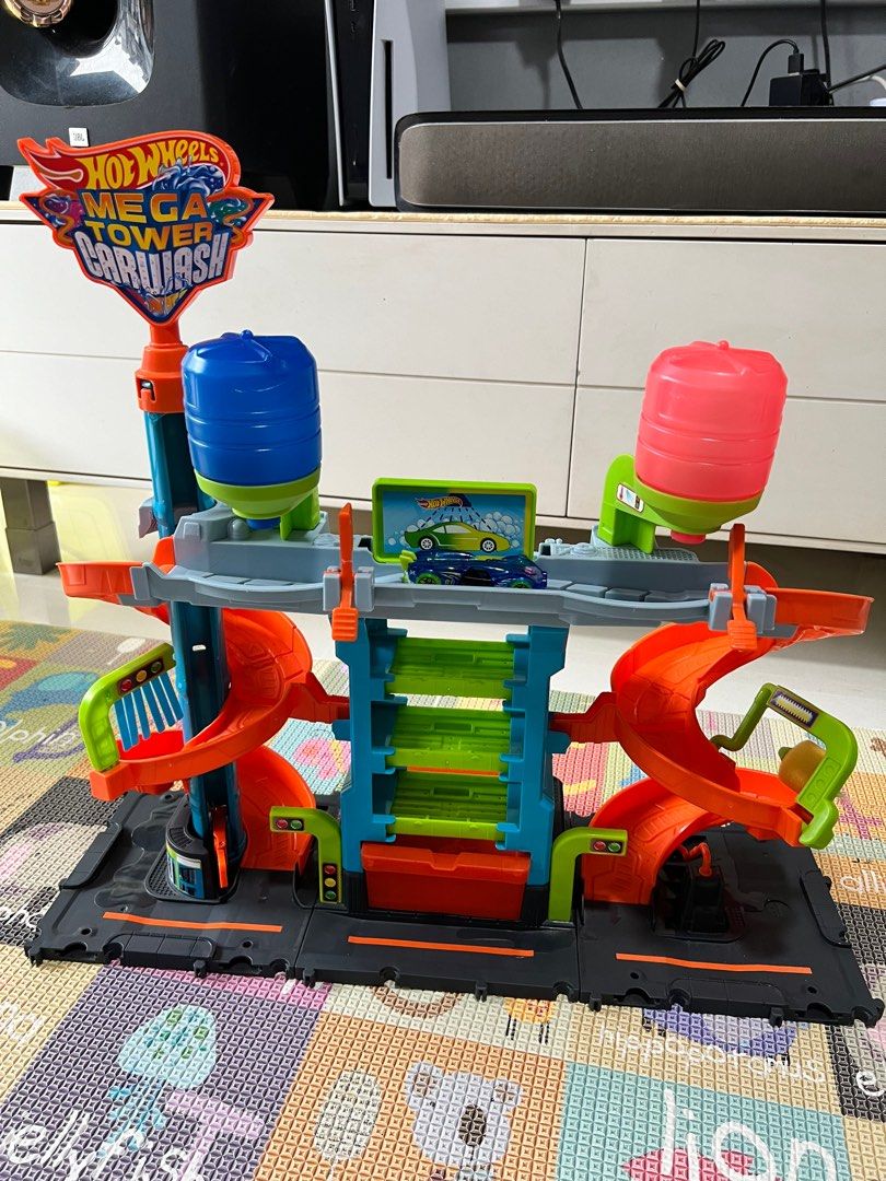 Hot wheels Mega Tower Car Wash, Hobbies Toys, Toys Games on