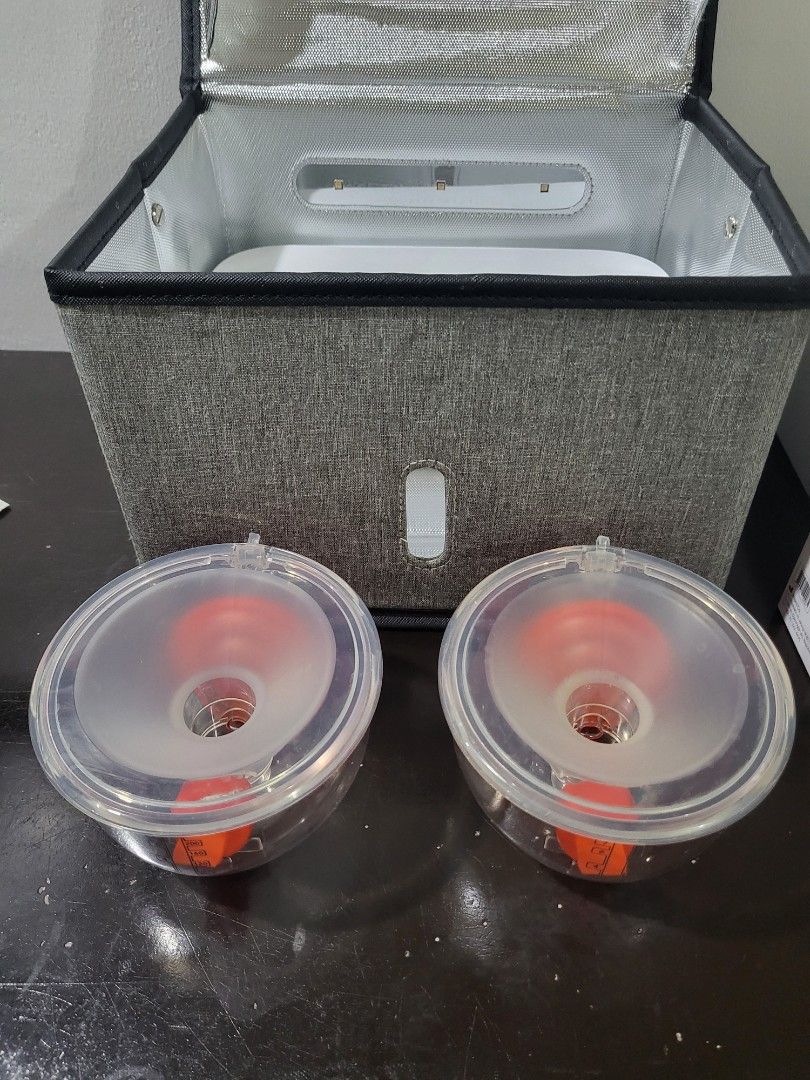 Imani i2 Plus (Complete set with sterilizer bag & add-ons) (Category: Breastfeeding & Bottle Feeding) located in Makati City. Submitted by caa888 (Listing ID 1330173064, Image 2). Description: Imani i2 Plus complete set with sterilizer bag additional silicon parts.