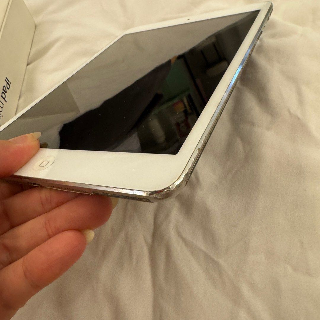 iPad Mini 2 Retina WiFi + Cellular Sim Openline 32GB (Category: iPad) located in Pasig City. Submitted by springcleaning.mnl (Listing ID 1330239458, Image 3). Description: iPad Mini 2 Retina WiFi + Cellular 32GB Any sim will work Dents on all sides (due to hard case) NO ISSUES NO SWAP/TRADE.
