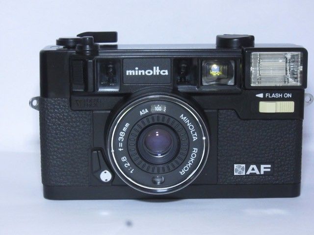 Minolta himatic AF (Category: Cameras) located in Las Pinas. Submitted by film101 (Listing ID 1330186253, Image 3). Description: Minolta Hi matic AF-MINT CONDITION NEW ARRIVAL *INCLUSION:pouch, minolta cap, filter ring Condition of camera Working meter Working aperture snaps Working flash Shutter working Clean optics Clean viewfinder Clean body and simply it's mint cond. Timer-not working.