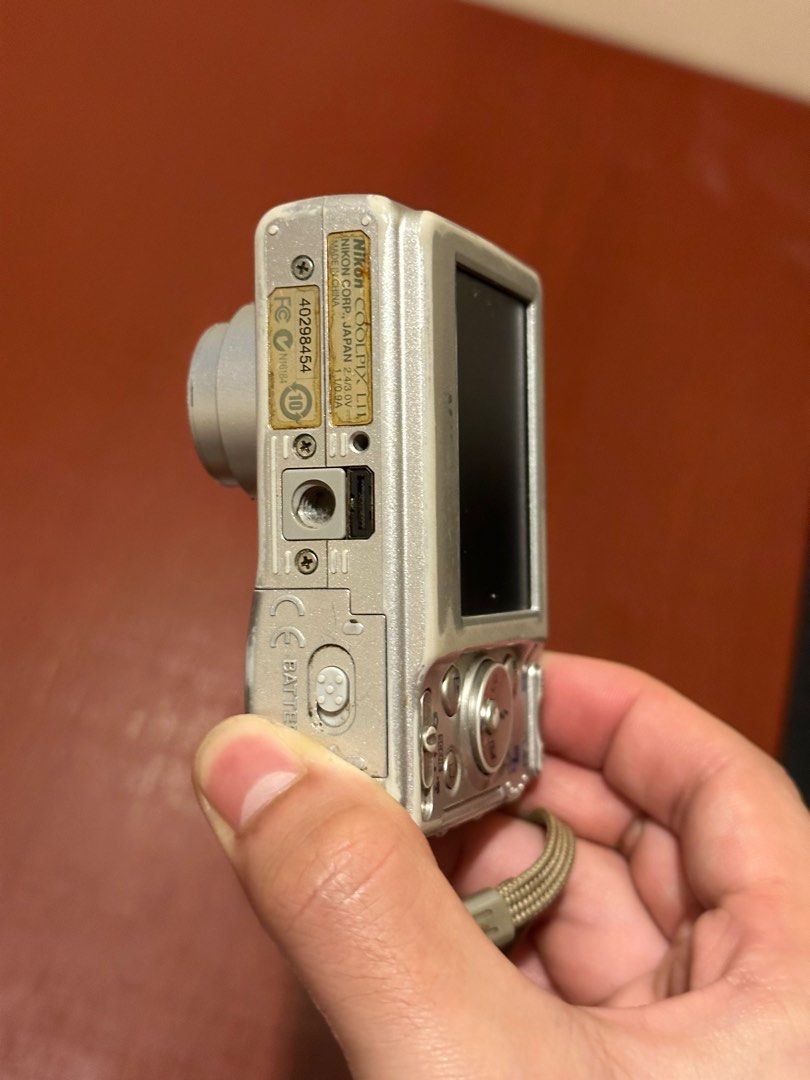 Nikon Coolpix L11 (With Issue) (Category: Cameras) located in Marikina City. Submitted by jacoblas (Listing ID 1330271038, Image 3). Description: FOR SALE! Nikon Coolpix L11 - 6 Megapixels - Body Condition: 6/10 - 3x Optical Zoom - 2.4 Inch Screen (Damaged/White Screen) - High-quality vintage output! - Uses 2 AA Batteries (Included) - Uses SD Card (Not Included) Issues - White Screen Inclusions - Unit - Strap - 2 AA Energizer Batteries Meet-up ar