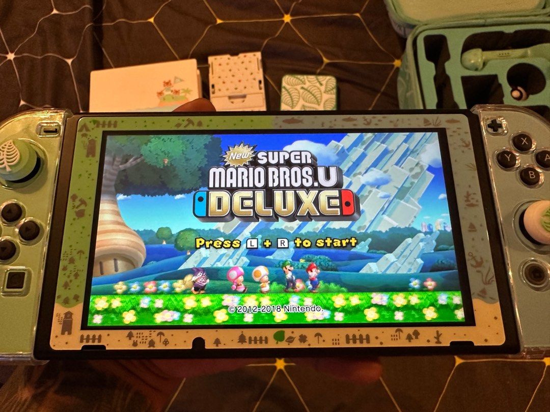 Nintendo Switch Animal Crossing New Horizons Edition + Accessories