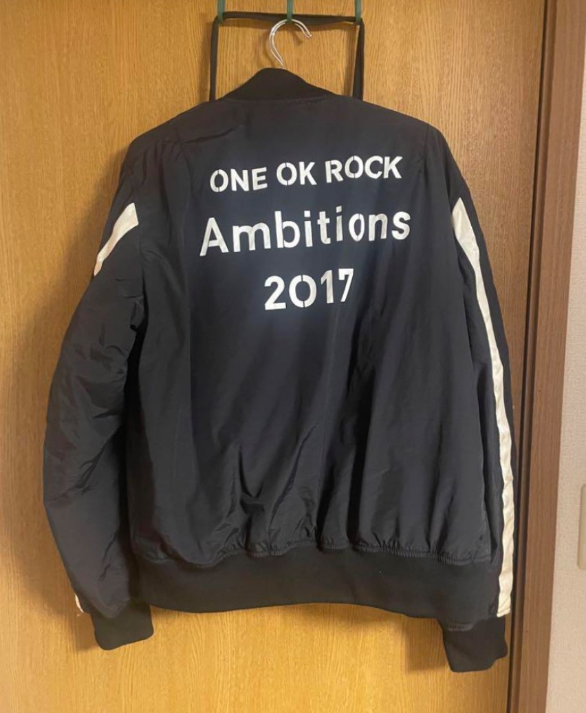 ONE OK ROCK MA-1 AMBITIONS 2017, 她的時尚, 外套、夾克、大衣在旋轉拍賣