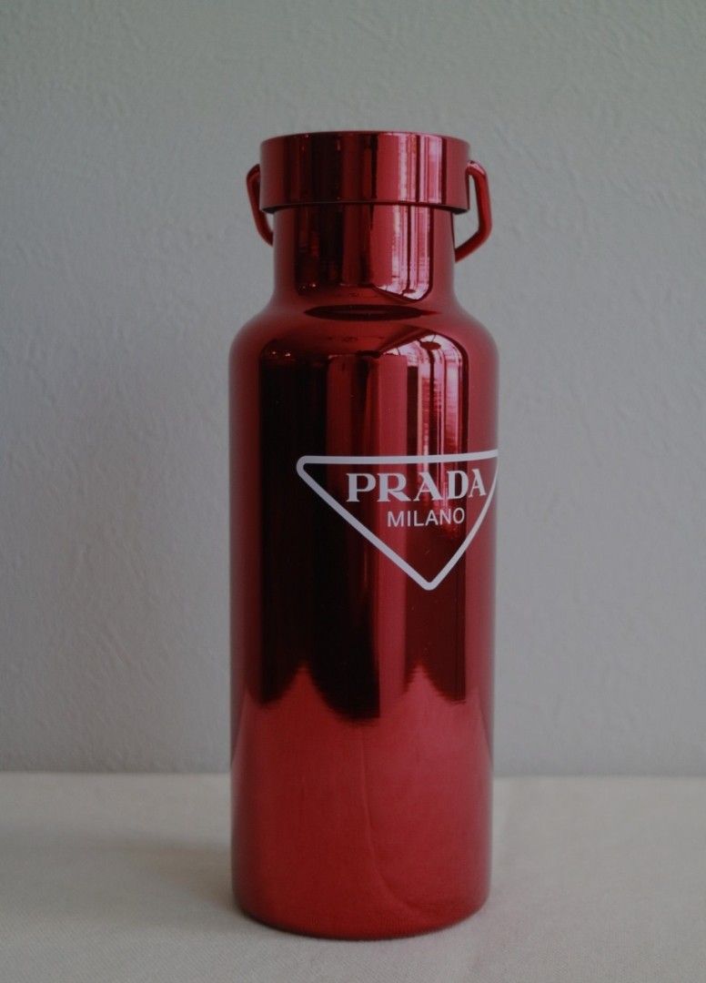 PRADA ウォーターボトル タンブラー プラダ レッド 1万円台から！PRADA(プラダ)のタンブラーはもうチェックした？【BUYMA】