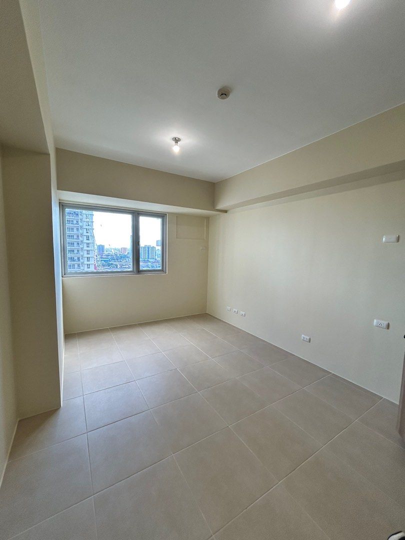 LOWEST PRICE STUDIO UNIT INSIDE ARCA SOUTH (Category: Apartments & Condos) located in Manila. Submitted by Alissa04 (Listing ID 1330275461, Image 1). Description: Lowest Price in the market! 3,849,000 -All In Price Never been used, never been rented Cash or Bank Financing Message me for further inquiries.