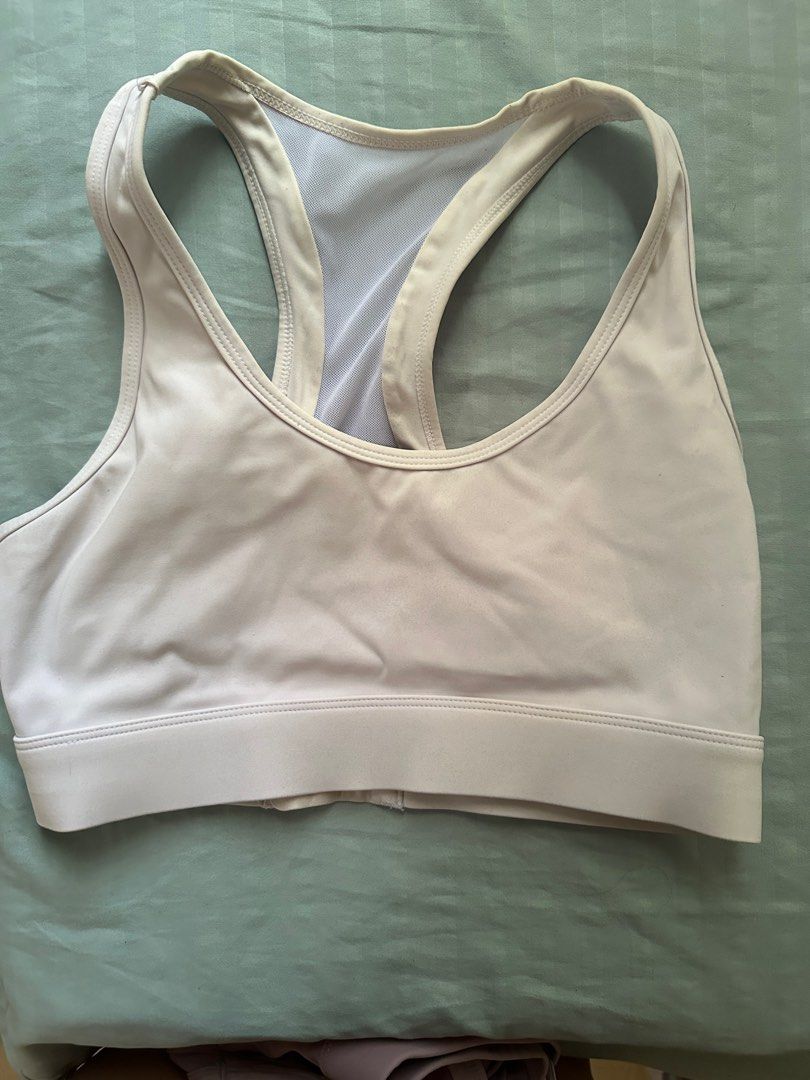 Sport bra bundle (Category: Activewear) located in Davao. Submitted by sewee (Listing ID 1330174781, Image 1). Description: Fita 34 but 27-28 Waist Good quality.