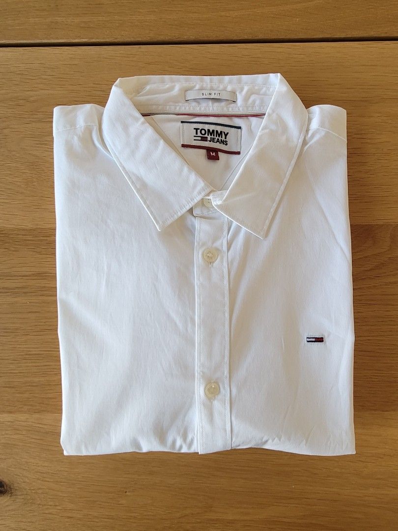 Tommy Hilfiger Men s Woven Shirt T shirt Carousell
