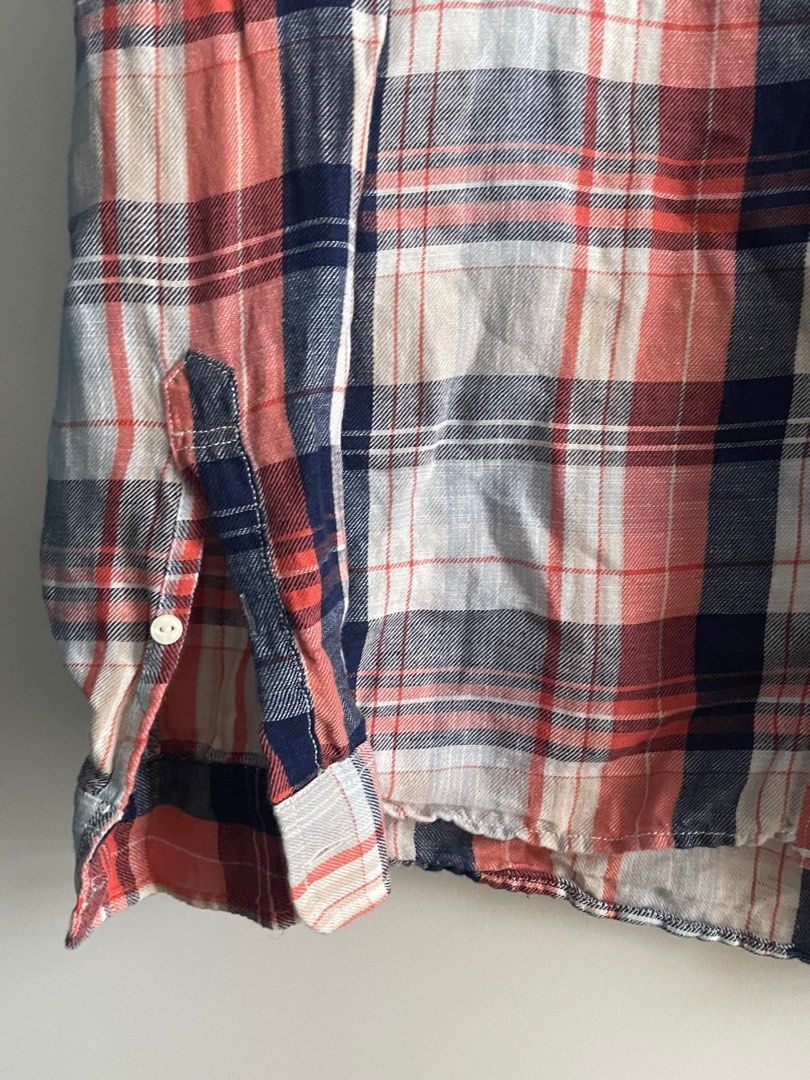 Tommy Hilfiger Polo (Category: Formal Shirts) located in Manila. Submitted by lrj_stuff (Listing ID 1330287092, Image 3). Description: .
