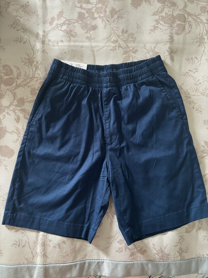Uniqlo men's Shorts navy blue size S, Men's Fashion, Bottoms