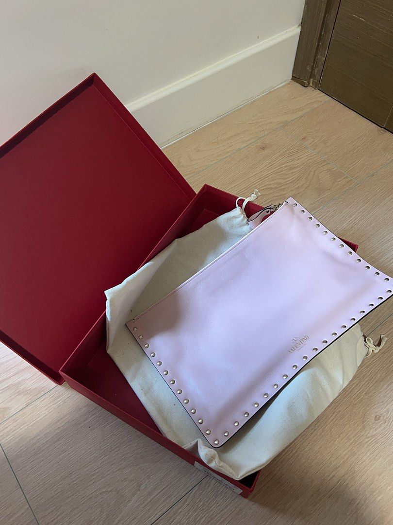 Valentino Pink Clutch Bag, 名牌, 手袋及銀包 Carousell