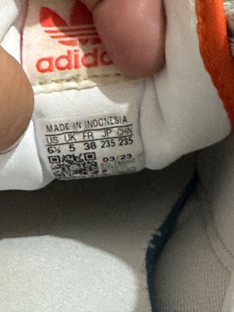 Adidas continental 80 (Category: Sneakers) located in Manila. Submitted by bajec (Listing ID 1330357395, Image 2). Description: Selling this adidas continental 80 in bliss orange color. Needs cleaning/washing nga lang. Hehehe Pasabuy from SG. .