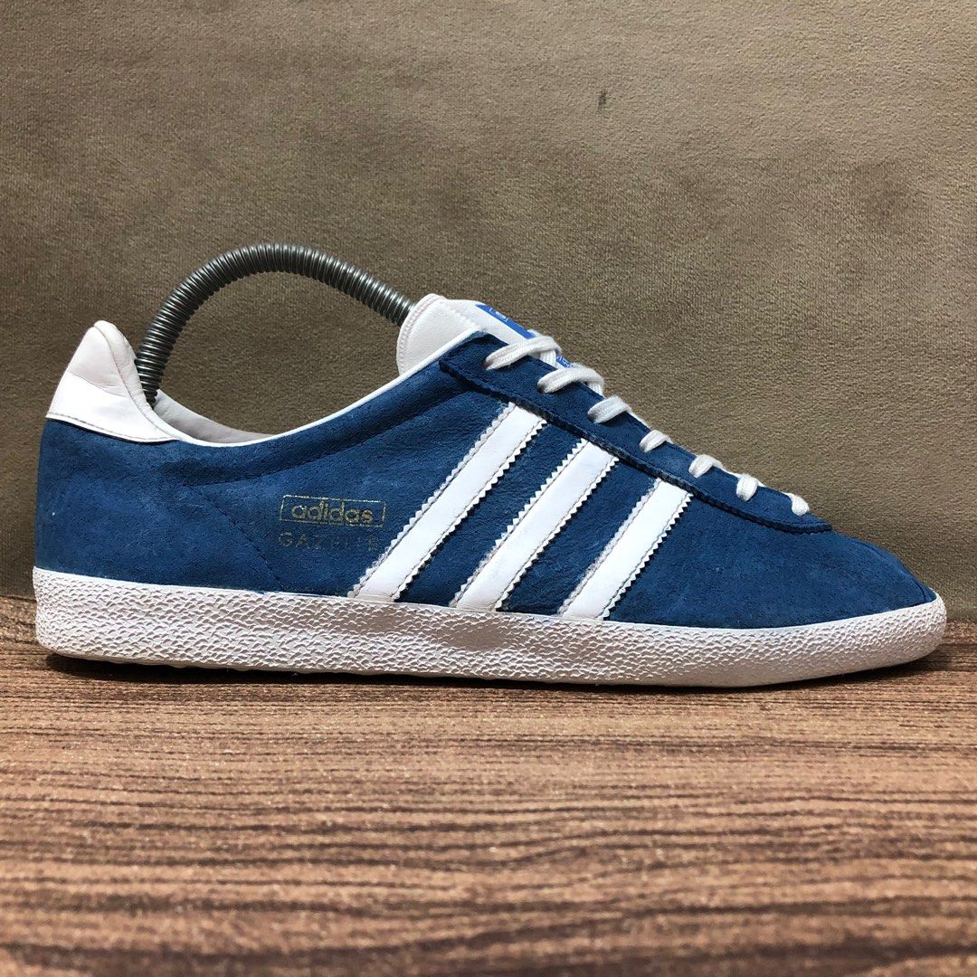 Adidas Gazelle size 40 b4580 Fesyen Pria Sepatu Sneakers di Carousell