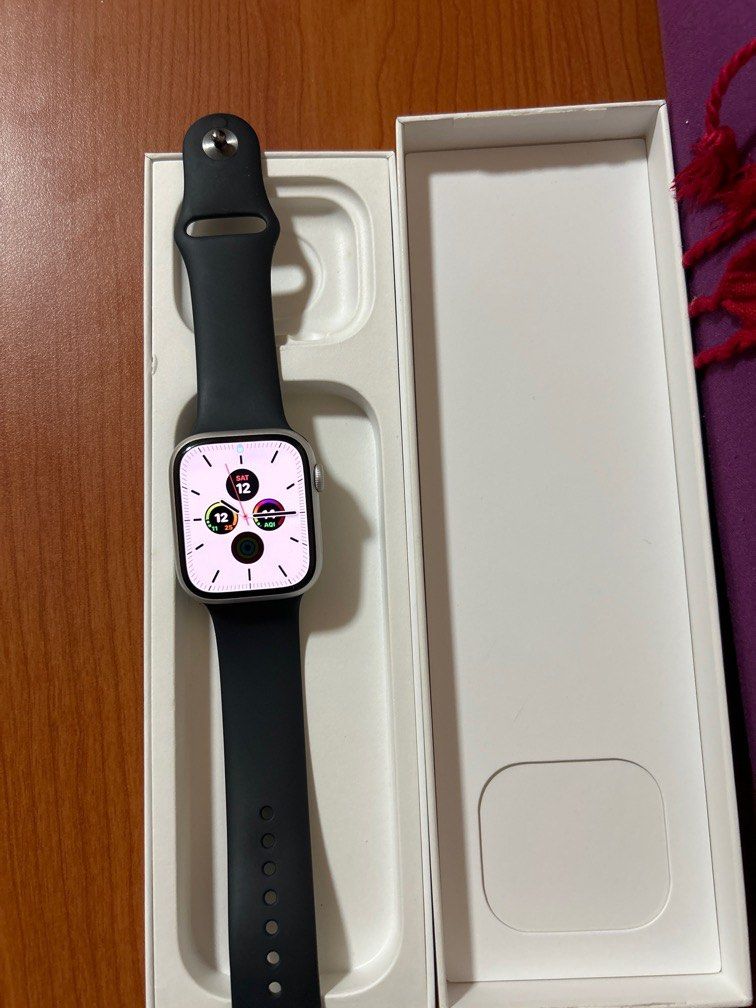 Apple Watch series 9 silver aluminum 45 mm