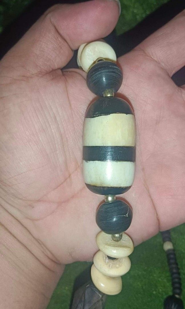 Big size Horn and Bone necklace (Category: Necklaces) located in Las Pinas. Submitted by zachethans (Listing ID 1330483633, Image 3). Description: Big size Horn and Bone necklace 25 inches kasama lock 500 only‼️‼️.
