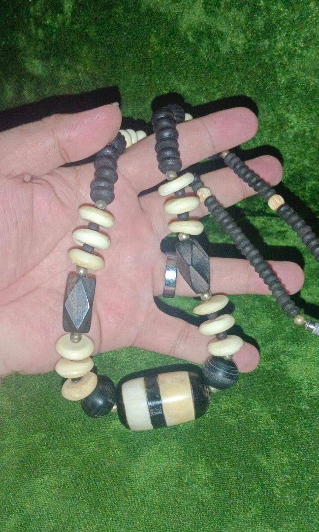 Big size Horn and Bone necklace (Category: Necklaces) located in Las Pinas. Submitted by zachethans (Listing ID 1330483633, Image 1). Description: Big size Horn and Bone necklace 25 inches kasama lock 500 only‼️‼️.