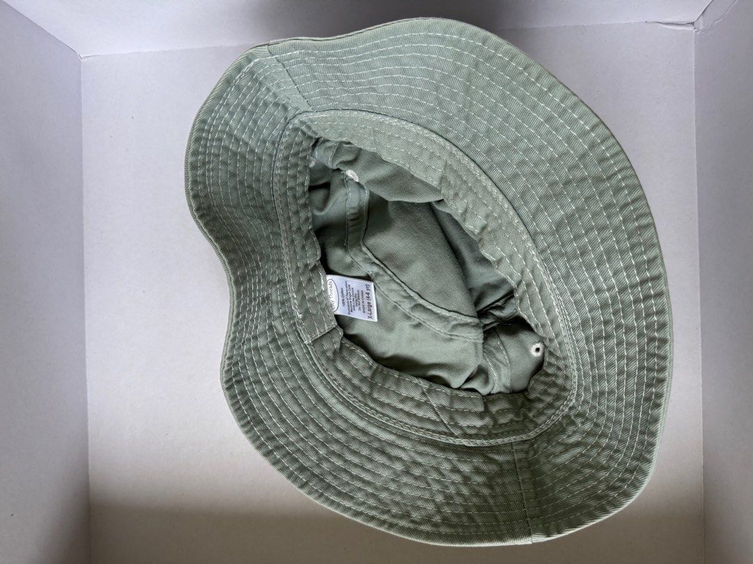 Bucket hat (Category: Hats & Beanies) located in Singapore. Submitted by chakramgender (Listing ID 1330445921, Image 3). Description: Cute bucket hat. Fit a small head adult or 4-6 year old (20-21” circumference). (U.P. $20) Celebrities love these hats for a reason! COMFORTABLE: 100% cotton breathes and feels really soft DURABLE: no cheap materials in here SOFT: made with dyes & chemicals that won’t irritate sensitive skins Fabric and Constructio