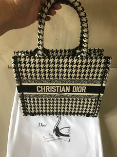 (Category: ) located in . Submitted by dean_cute25 (Listing ID 1330414223, Image 1). Description: .