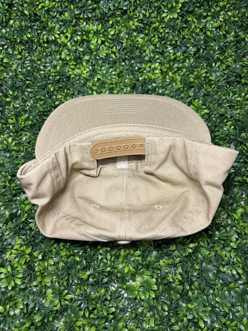 Dime 6panel cap (Category: Caps & Hats) located in Manila. Submitted by Caps4everyone (Listing ID 1330460764, Image 2). Description: For sale only Dime Price: 1,600 Mode of payment -gcash/bank transfer Courier -lbc no cop / lalamove only Pm for sure buyer only .