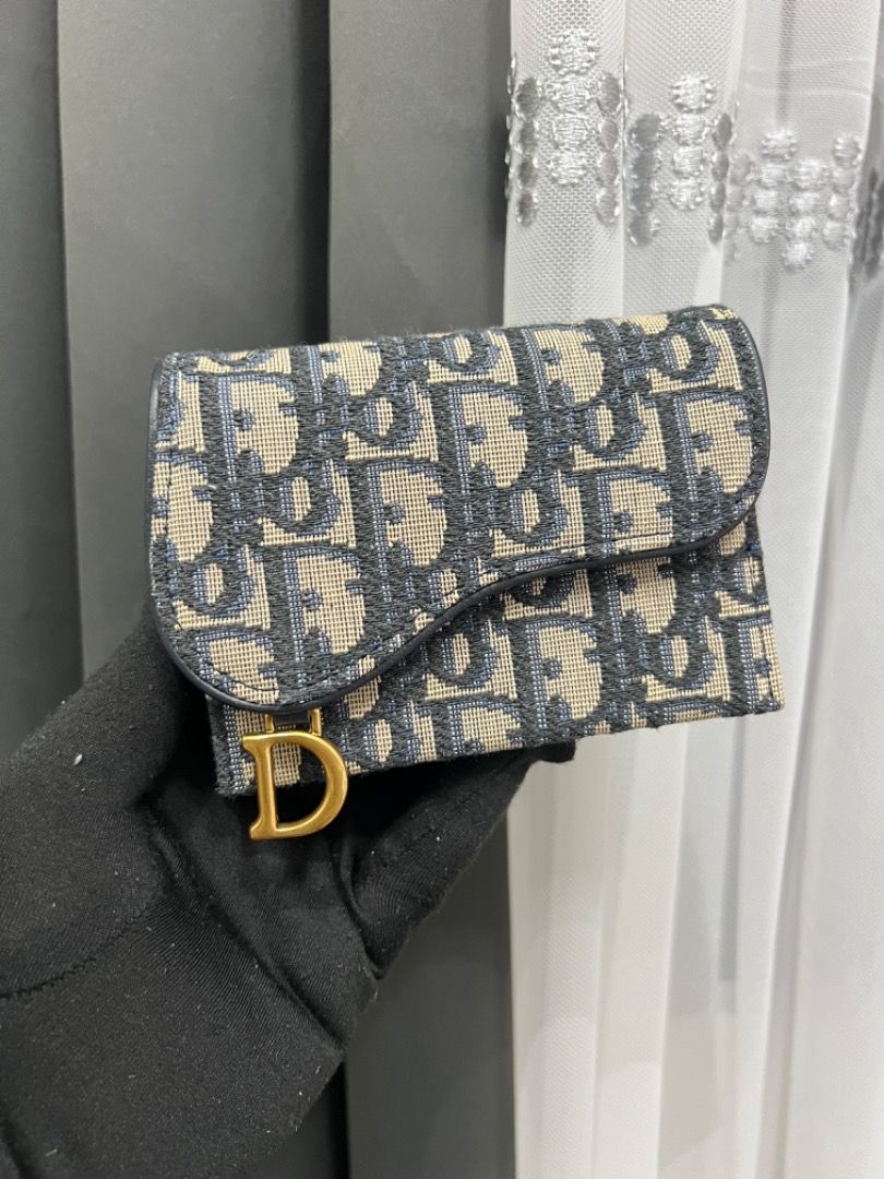 Dior accordion card holder deals