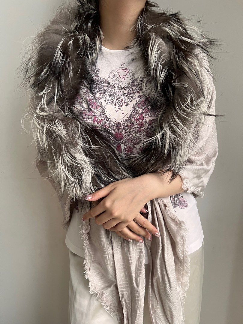 Fendi Touch Of Fur Shawl Shawl in beige silk and wool