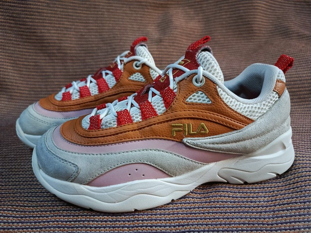 FILA Fusion Retro Women s Training shoes size US 7 Women s Fashion Footwear Sneakers on Carousell
