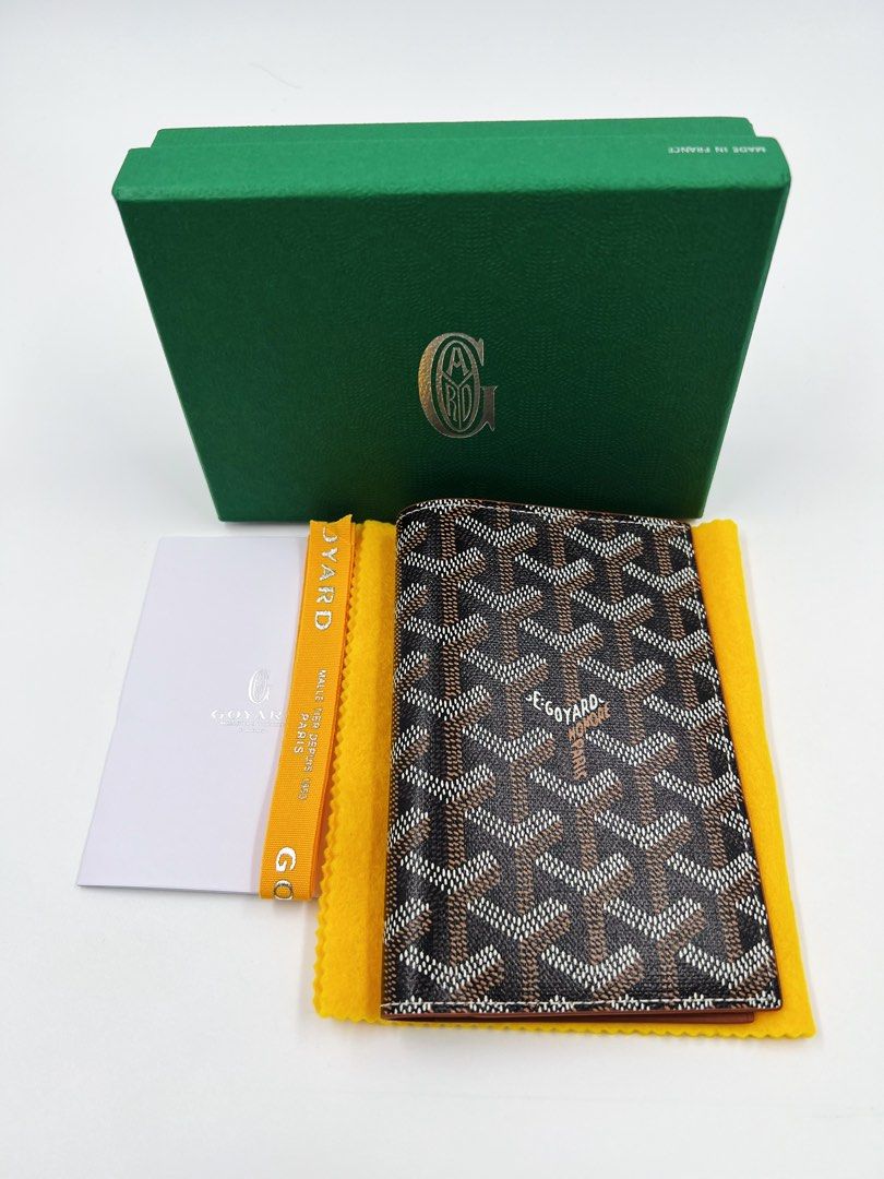 ⚜️Goyard Passport & Wallet holder (Category: Luxury Bags & Wallets) located in Makati City. Submitted by 90sangel (Listing ID 1330447381, Image 2). Description: •Item: Goyard Card & Passport Holder 🤎💳 •Size: M 3.5" x 5" •Condition: Gently Used, Good as New! *Goyardine Grenelle Passport Wallet ⚜️ hard to find. Item in great condition, best for travels!.