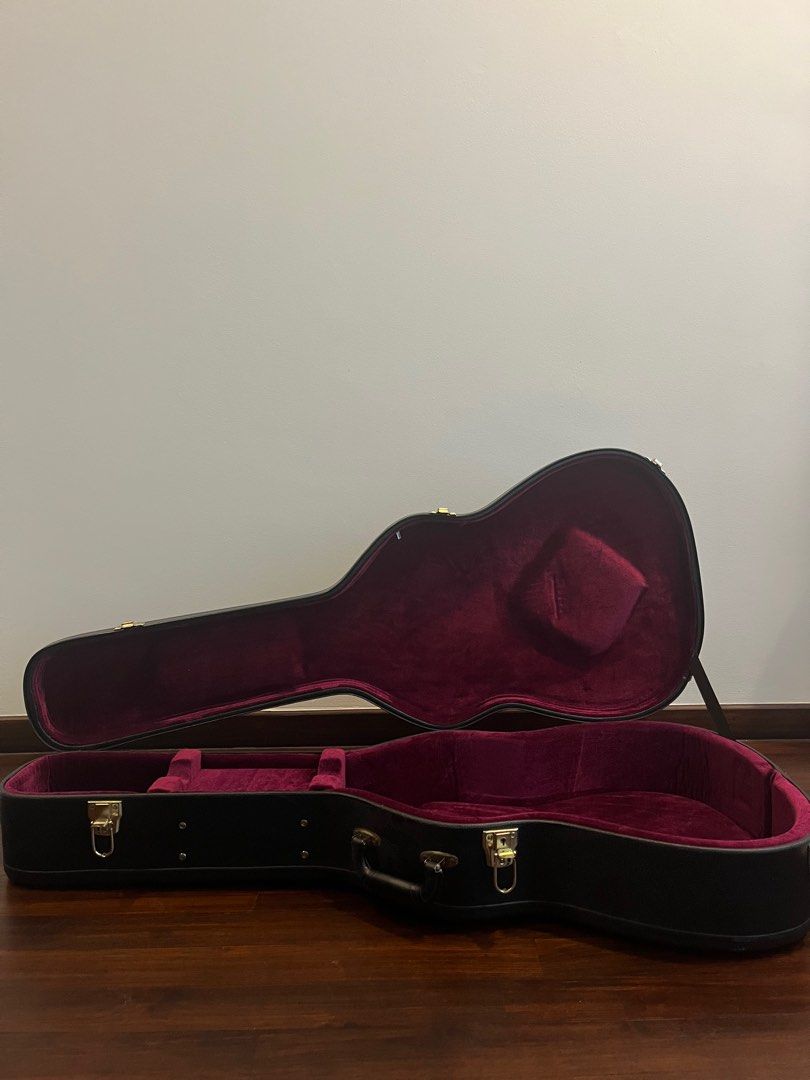 Guitar Hard Case, Hobbies & Toys, Music & Media, Music Accessories on